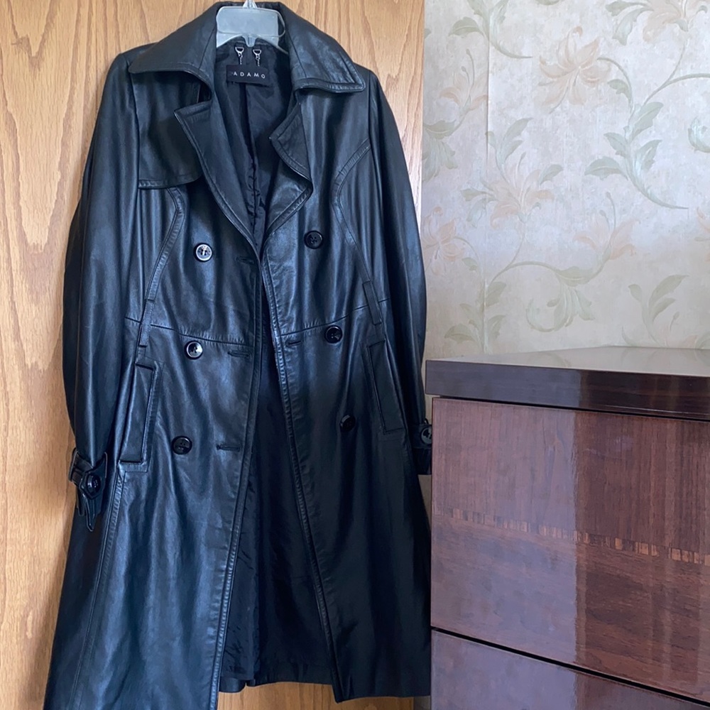 100% leather black European coat!
